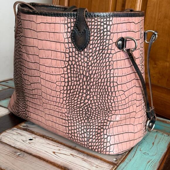 Freebird Mara Pink Croco embossed leather large tote bag distressed RARE - Picture 14 of 16